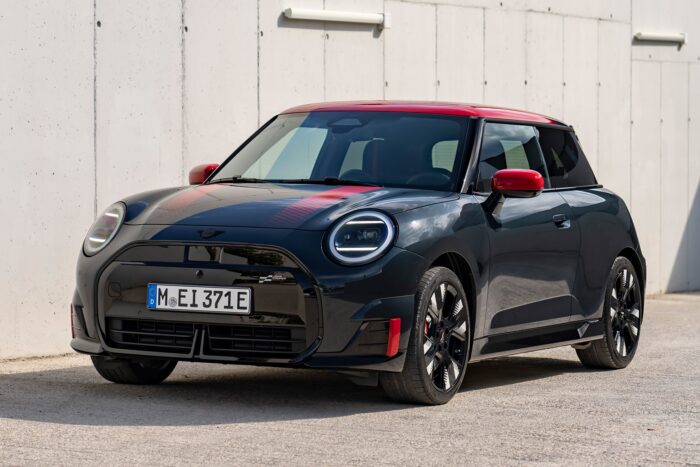 mini john cooper works electric 2024 06 min
