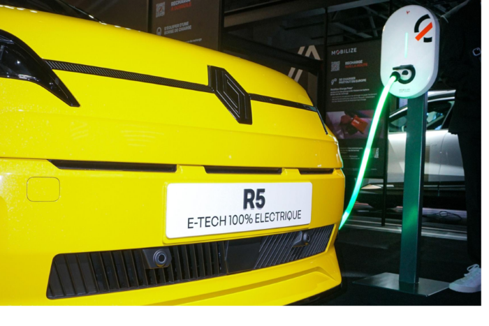 renault 5 v2g ladestation ac the mobility house 2024