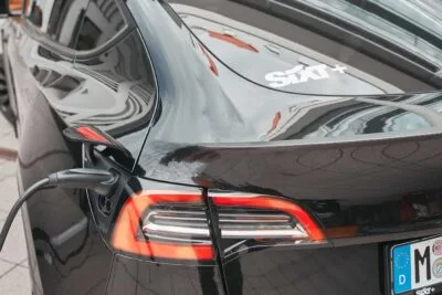 sixt tesla 2024 01 min