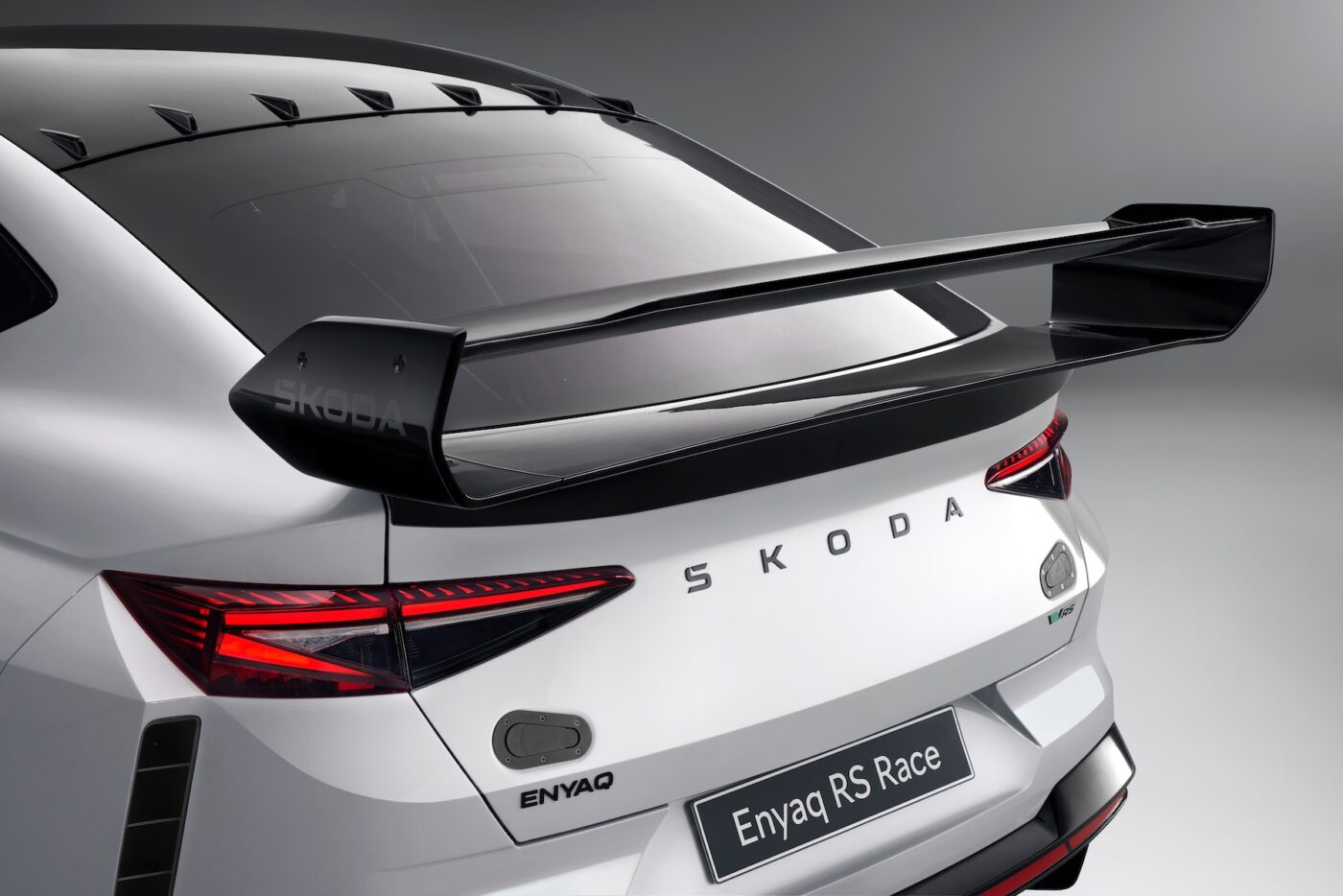 skoda enyaq rs race 24017