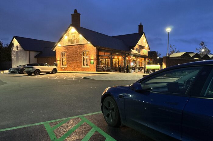 beev jw lees uk charging stations ladestationen dc hpc uk cropped