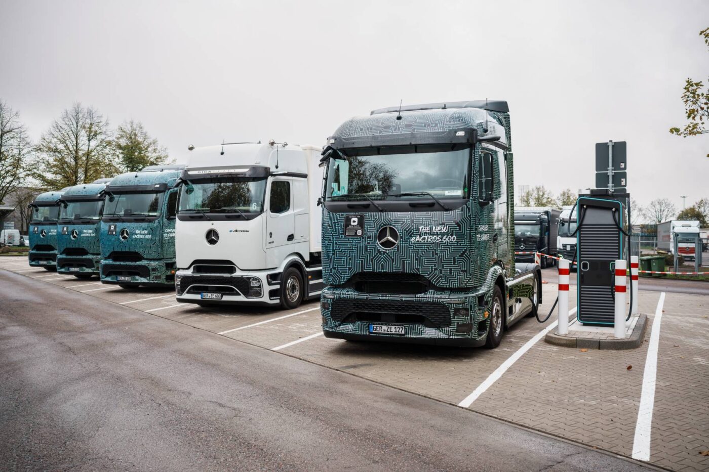 daimler truck wörth ladestationen ccs 2024