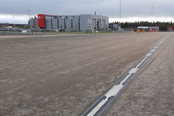 kalmar and elonroad to build a 200 metre electric road for charging electric vehicles.