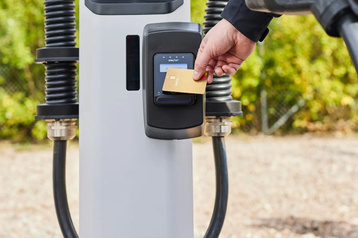 kempower ladestation charging station roaming kreditkarte credit card hintergrund background 2024 01 min