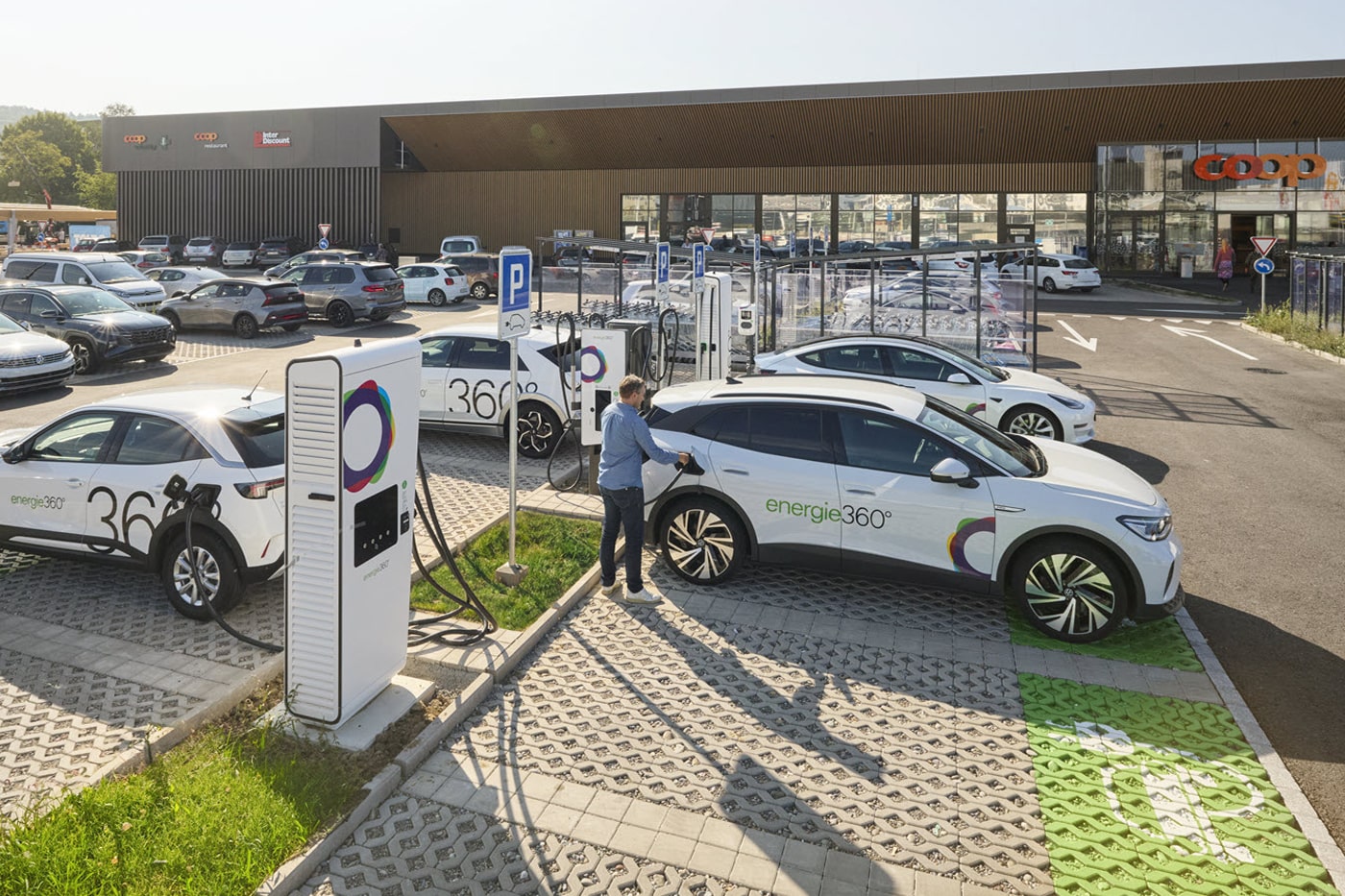 energie360 ladestation charging station coop bachenbuelach schweiz switzerland 2024 01 min