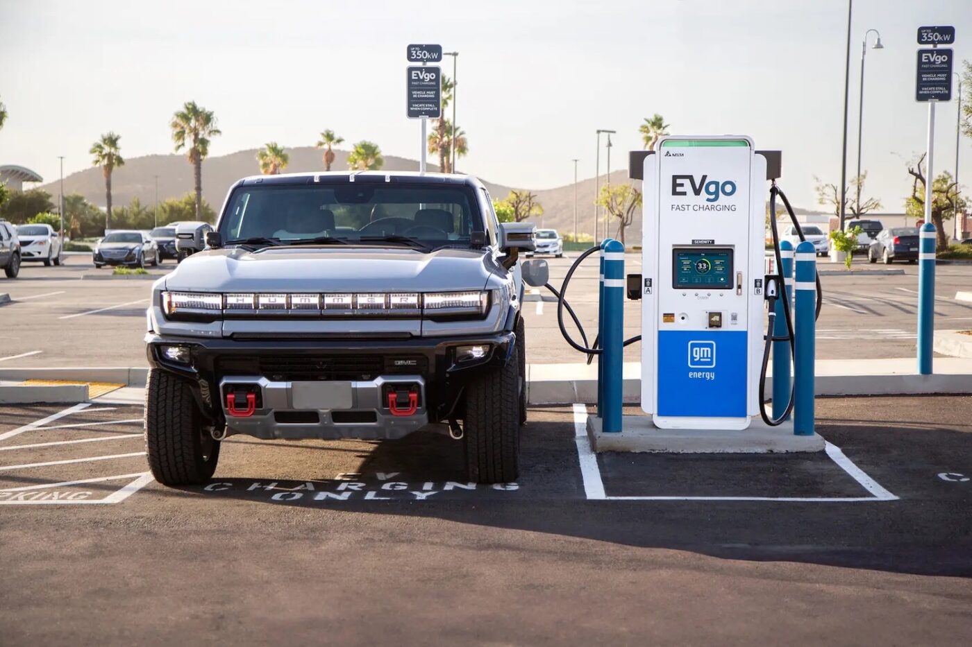 evgo gm hummer ev ladestation 2000