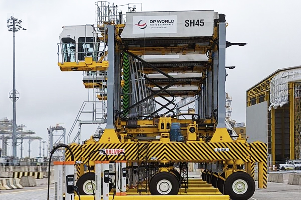 DP-World-nutzt-in-London-Kempower-Schnelllader-f-r-elektrische-Portalhubwagen