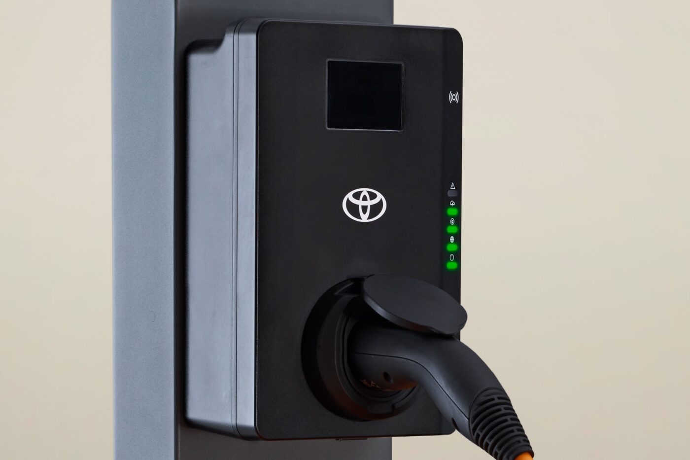 toyota urban cruiser wallbox ladestation charging station typ 2 type 2 2024 02 min toyota urban cruiser wallbox ladestation charging station typ 2 type 2 2024 02 min
