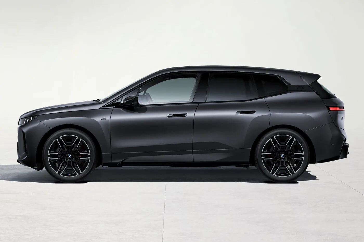 bmw ix m70 xdrive facelift 2025 02 min