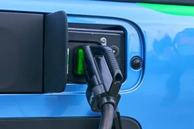 Daimler truck mercedes benz eactros amazon ladestation charging station ccs e lkw electric truck
