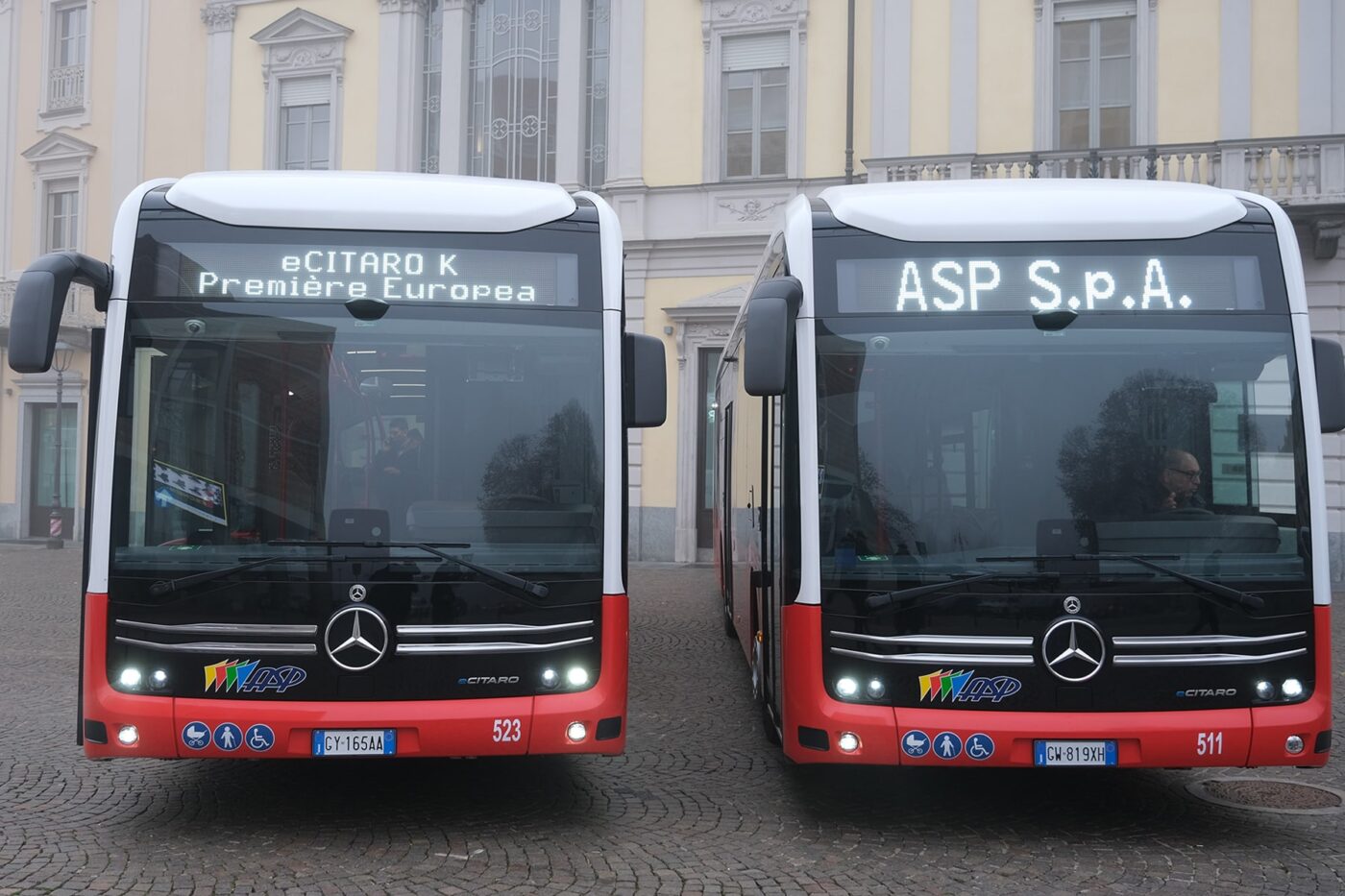 Daimler buses mercedes benz ecitaro k elektrobus electric bus astiservizi pubblici piemont italien italy min