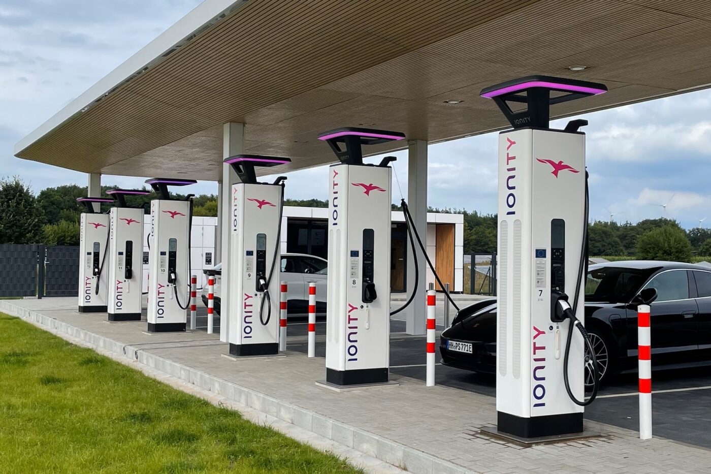 Ionity ladestation charging station daniel boennighausen min