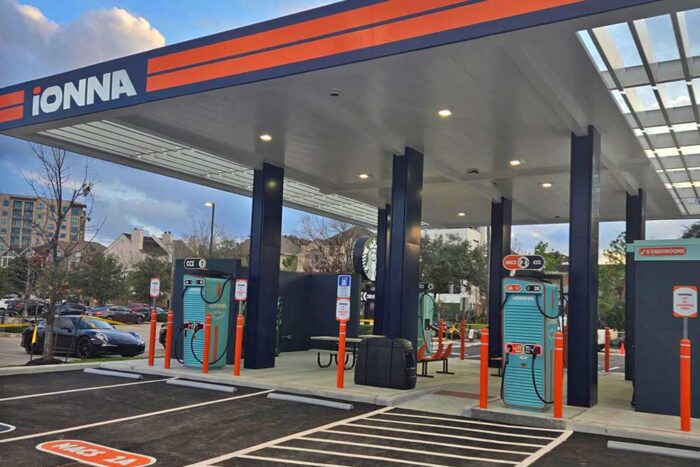 Ionna ladestation charging station houston texas usa min
