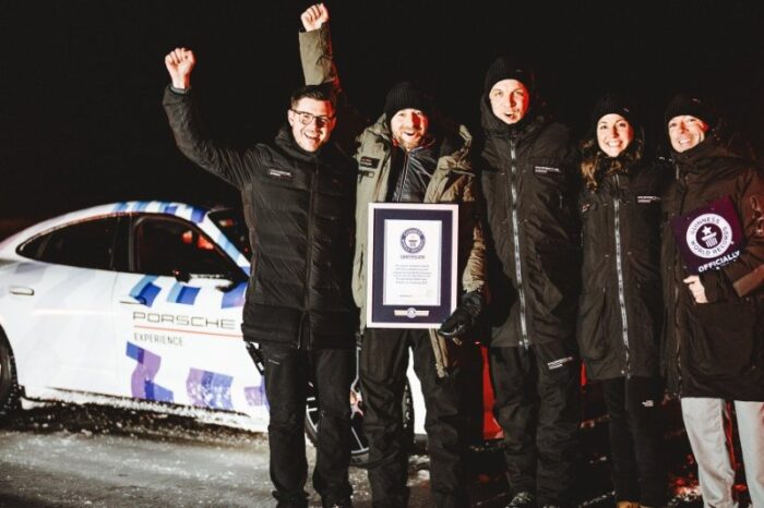 Porsche taycan guinness rekord drift eis