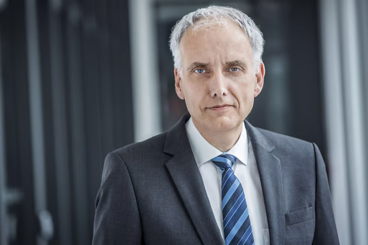 Zf rolf breidenbach