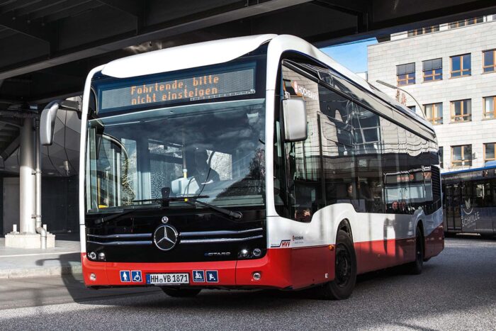 Daimler buses mercedes benz ecitaro elektrobus electric bus hamburger hochbahn min