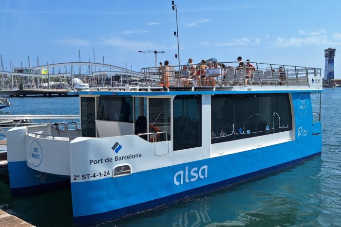 E faehre barcelona wassertaxi molabo