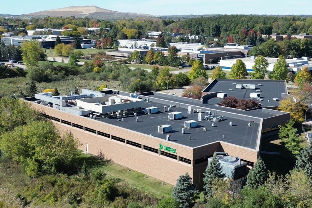 DEKRA-testet-E-Auto-Teile-in-neuem-US-Testzentrum