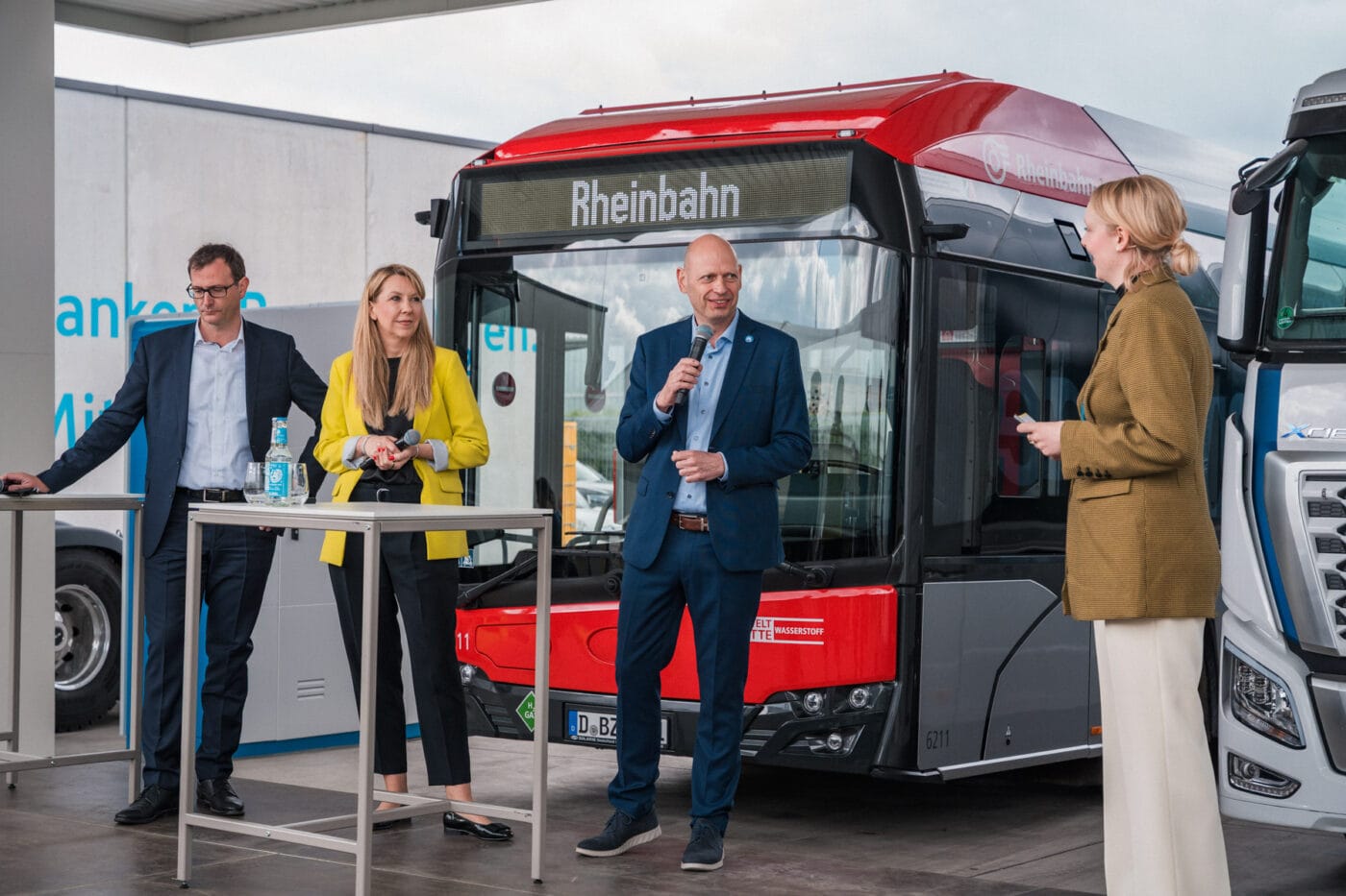 h2 mobility wasserstoff tankstelle duesseldorf hoeherweg eroeffnung 2025 3 h2 mobility wasserstoff tankstelle duesseldorf hoeherweg eroeffnung 2025 3