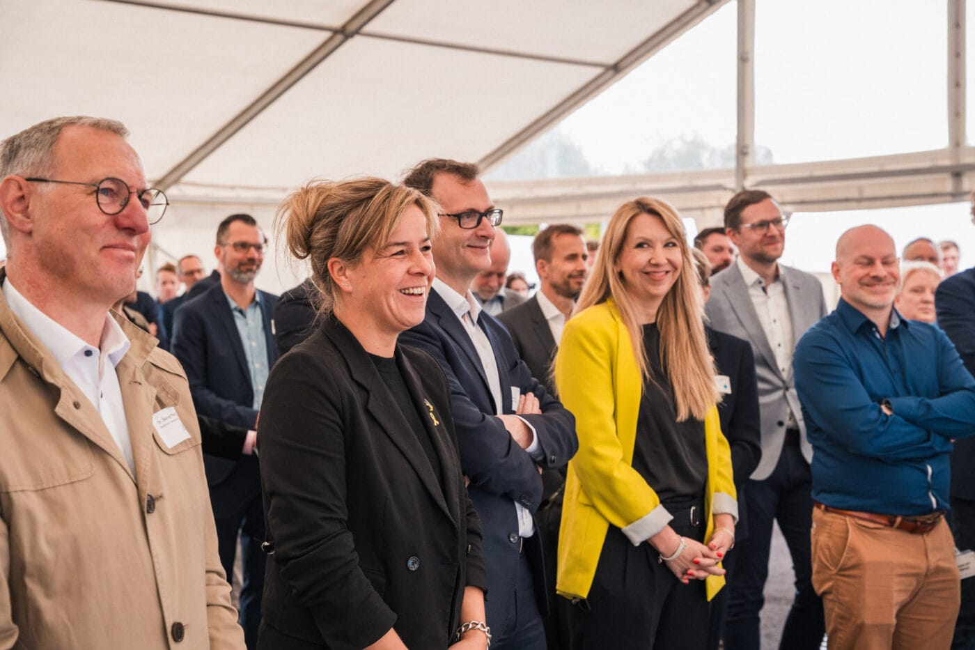 h2 mobility wasserstoff tankstelle duesseldorf hoeherweg eroeffnung 2025 4 h2 mobility wasserstoff tankstelle duesseldorf hoeherweg eroeffnung 2025 4