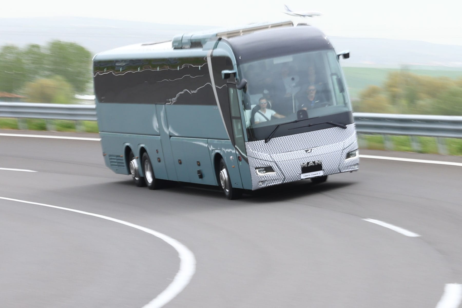 MAN schiebt sich beim Elektro-Reisebus in die Pole-Position