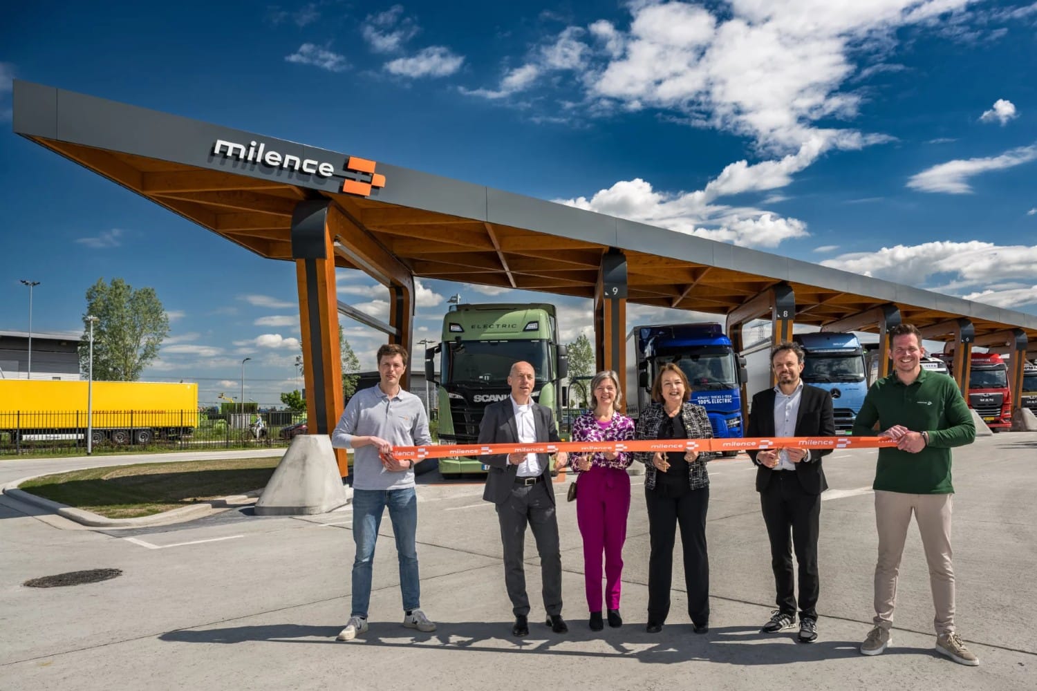 Milence nimmt Lkw-Ladepark in Zwolle ans Netz – samt MCS-Lader
