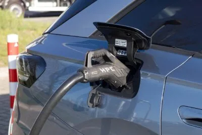 Volkswagen id7 tourer pro s fahrbericht daniel boennighausen ladestation charging station ccs min