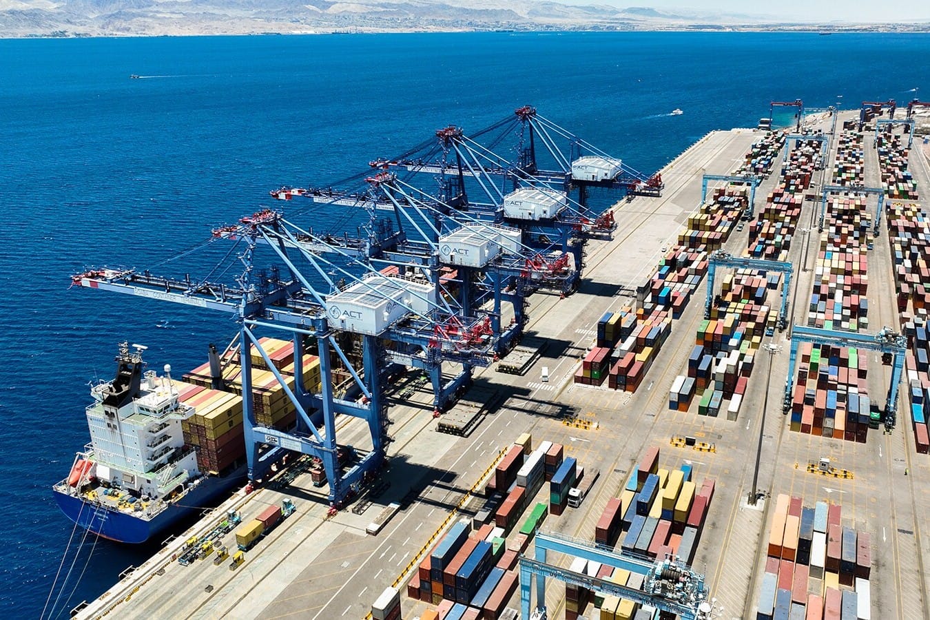 APM-Terminals-elektrifiziert-Hafen-Logistik-mithilfe-von-CATL