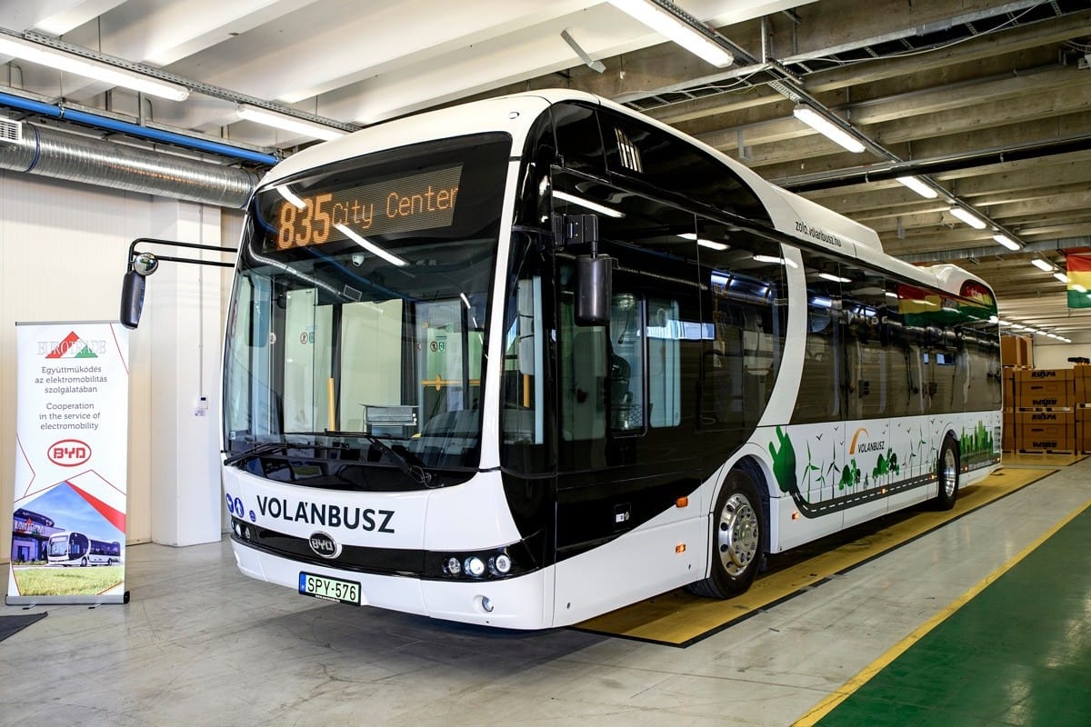 E-Busse-f-r-Europa-BYD-verdreifacht-Kapazit-t-im-Werk-Kom-rom