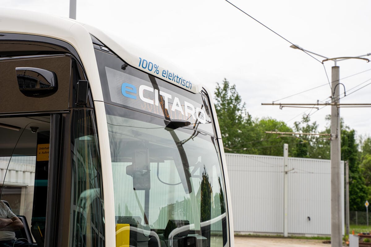 Vier-Elektrobusse-im-s-chsischen-Plauen-in-Betrieb-genommen