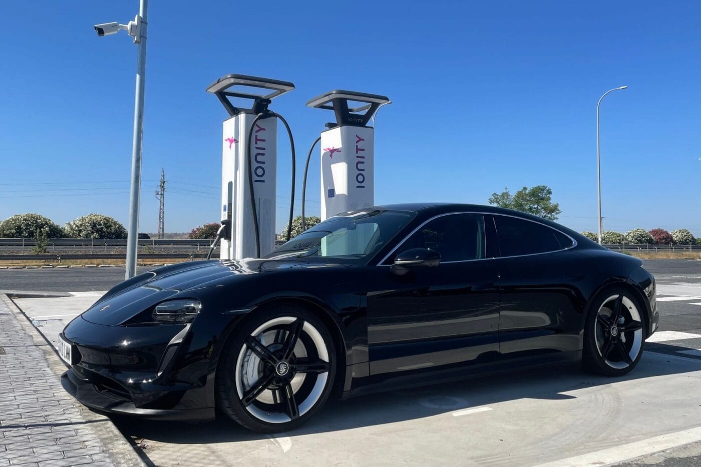 Ionity ladestation charging station porsche taycan spanien spain