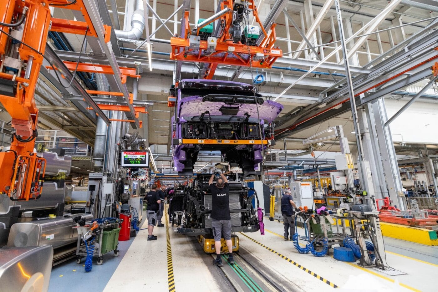 man etruck etgx e lkw electric truck produktion production 2025 03 min