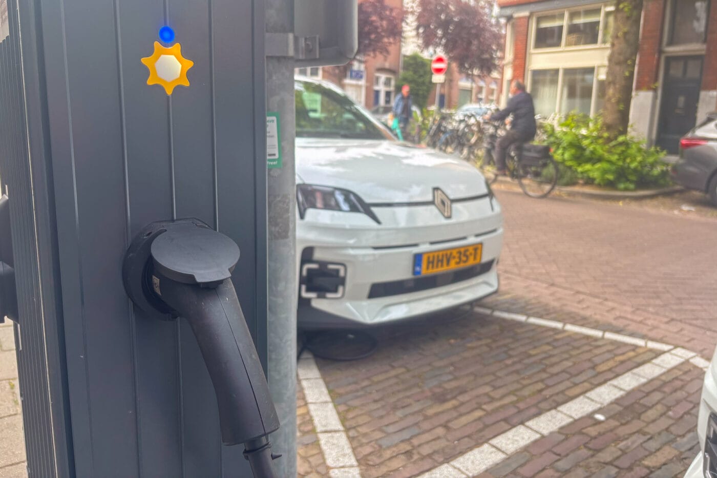 niederlande utrecht energized renault 5 mywheels bidirektionales laden 2025 09 niederlande utrecht energized renault 5 mywheels bidirektionales laden 2025 09