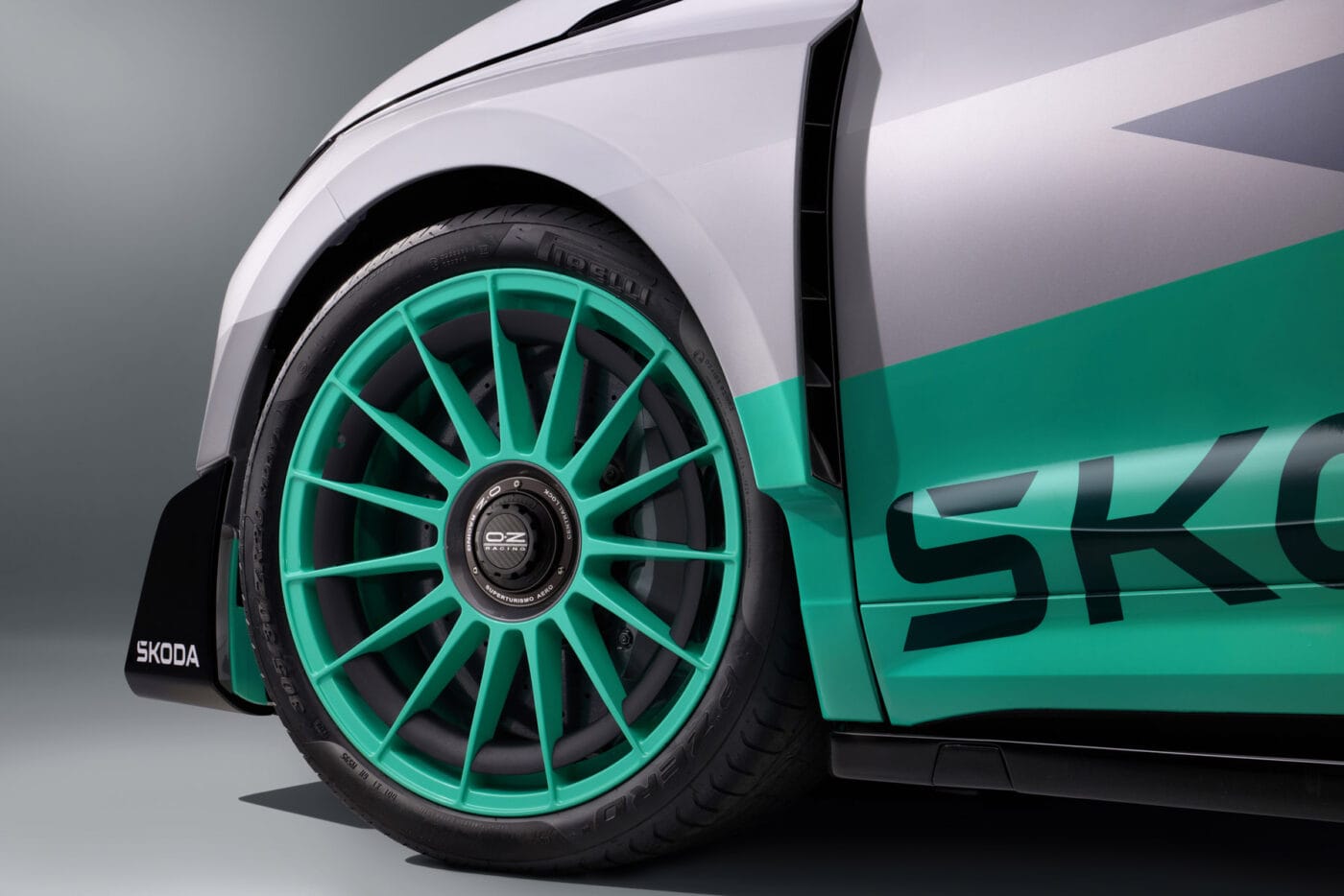 skoda enyaq rs race 2025 2