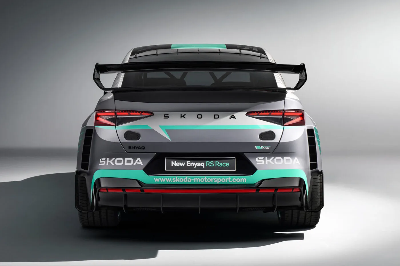 skoda enyaq rs race 2025 4