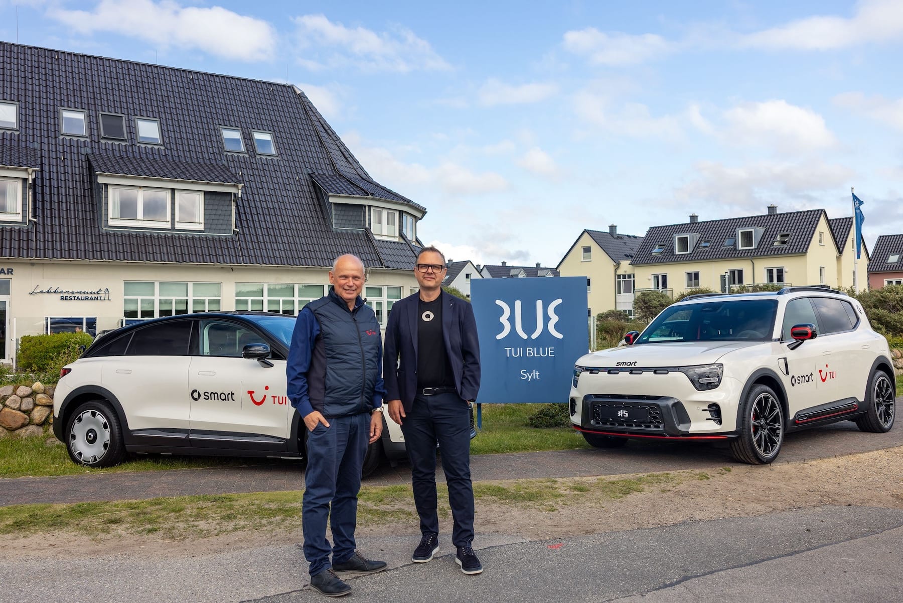 TUI-startet-E-Auto-Offensive-und-partnert-mit-Smart