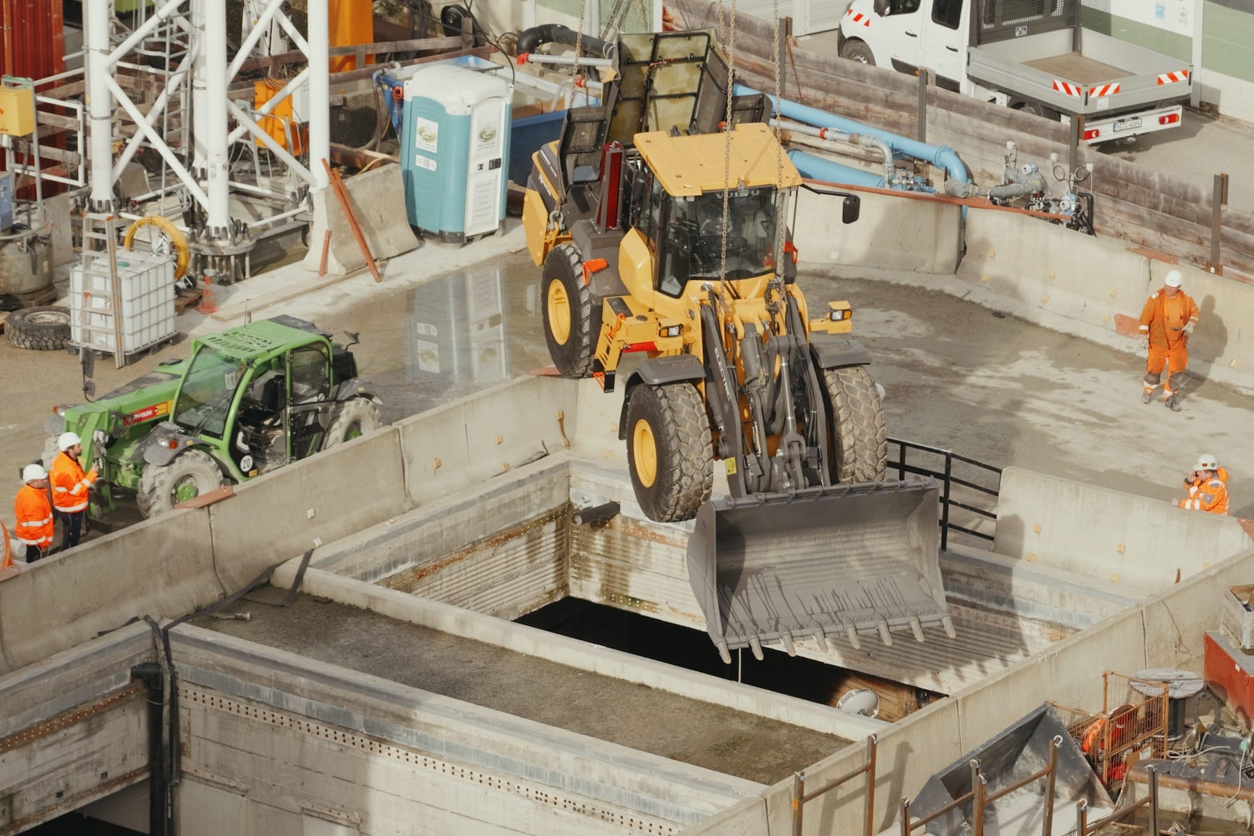 E-Radlader-von-Volvo-CE-baut-an-der-2-Stammstrecke-in-M-nchen-mit