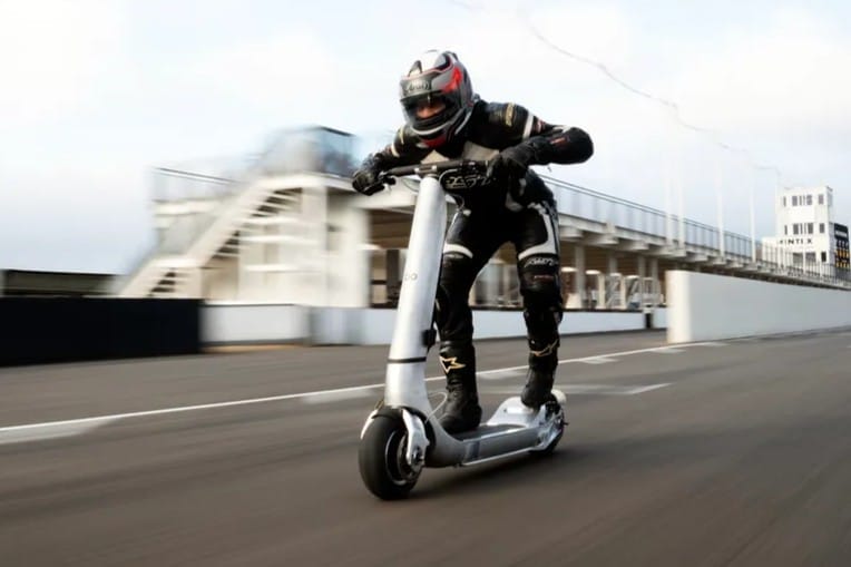 E-Scooter-Startup-will-Geschwindigkeitsrekord-brechen