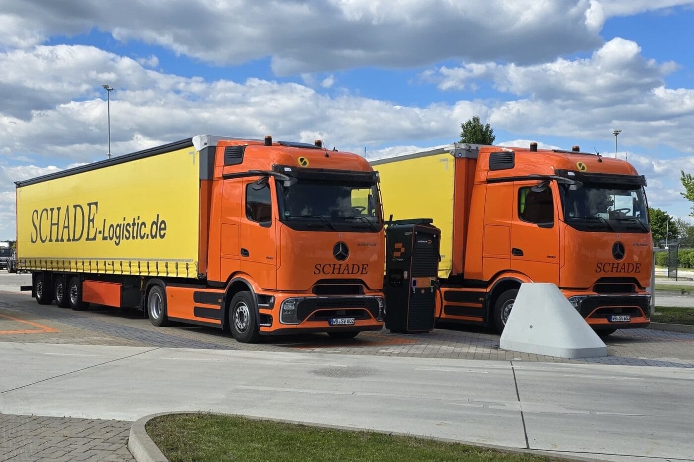 daimler truck mercedes benz eactros 600 e lkw electric truck milence ladestation charging station 2025 01 min