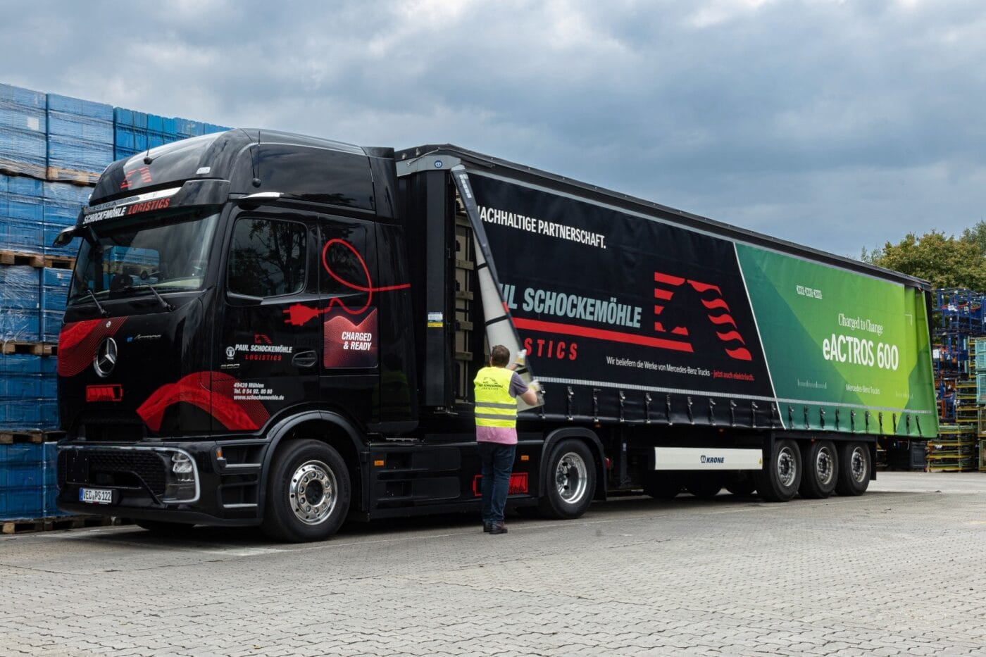 daimler truck mercedes benz eactros 600 e lkw electric truck schockemoehle 2025 01 min