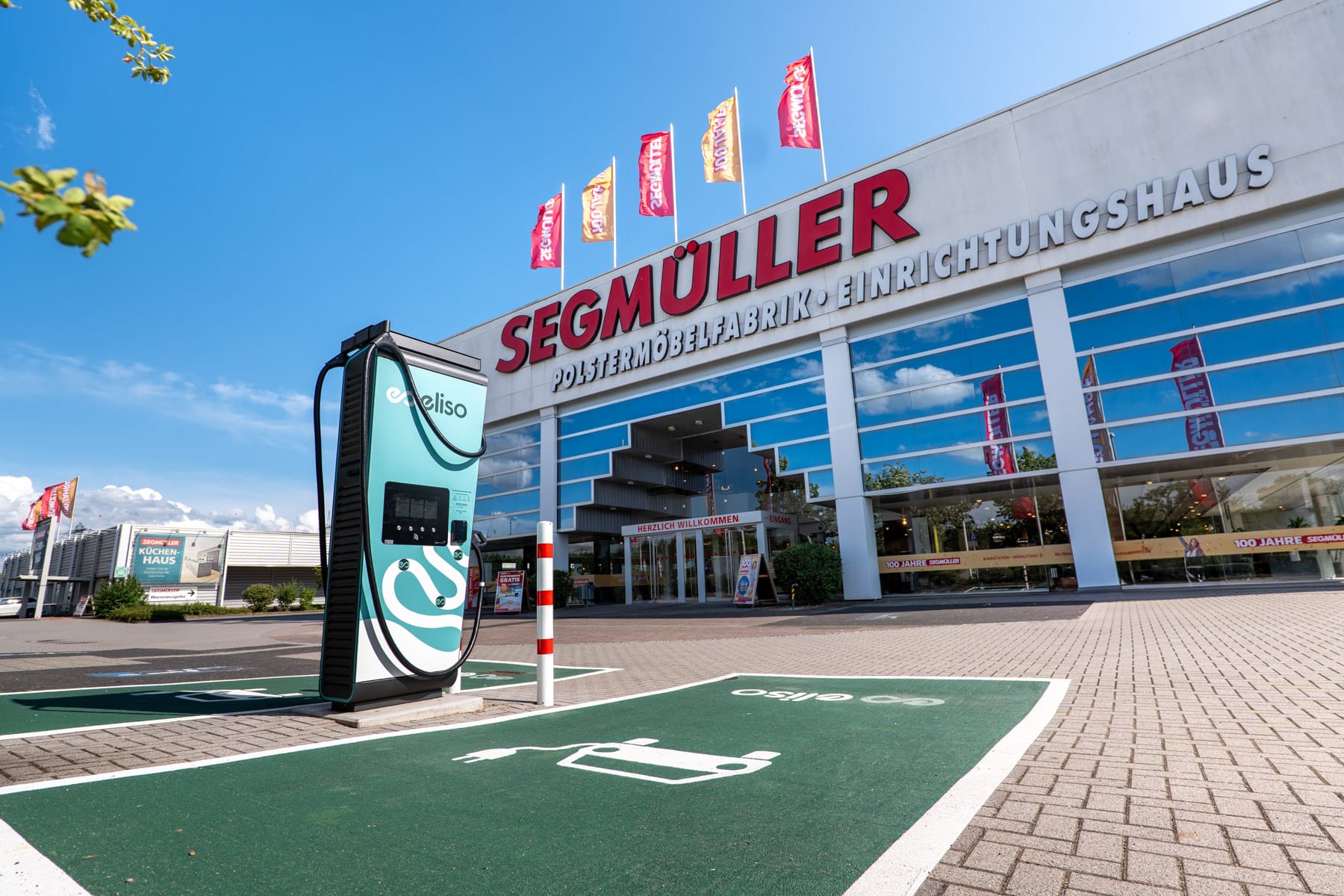 Eliso-baut-Schnelllader-an-Segm-ller-Filialen