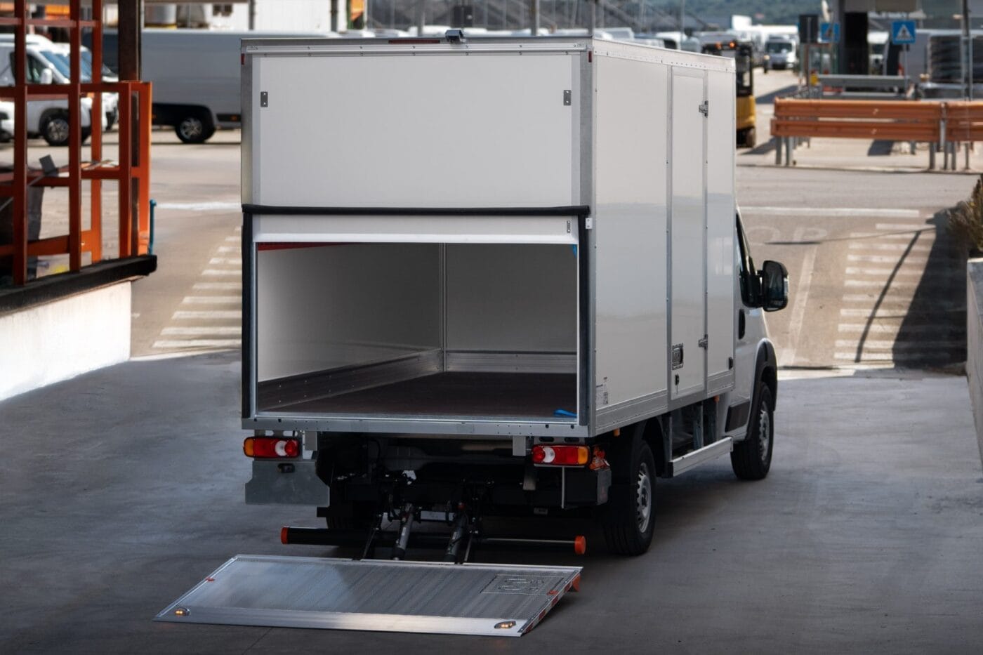 fiat e ducato cargo box e transporter electric transporter 2025 01 min