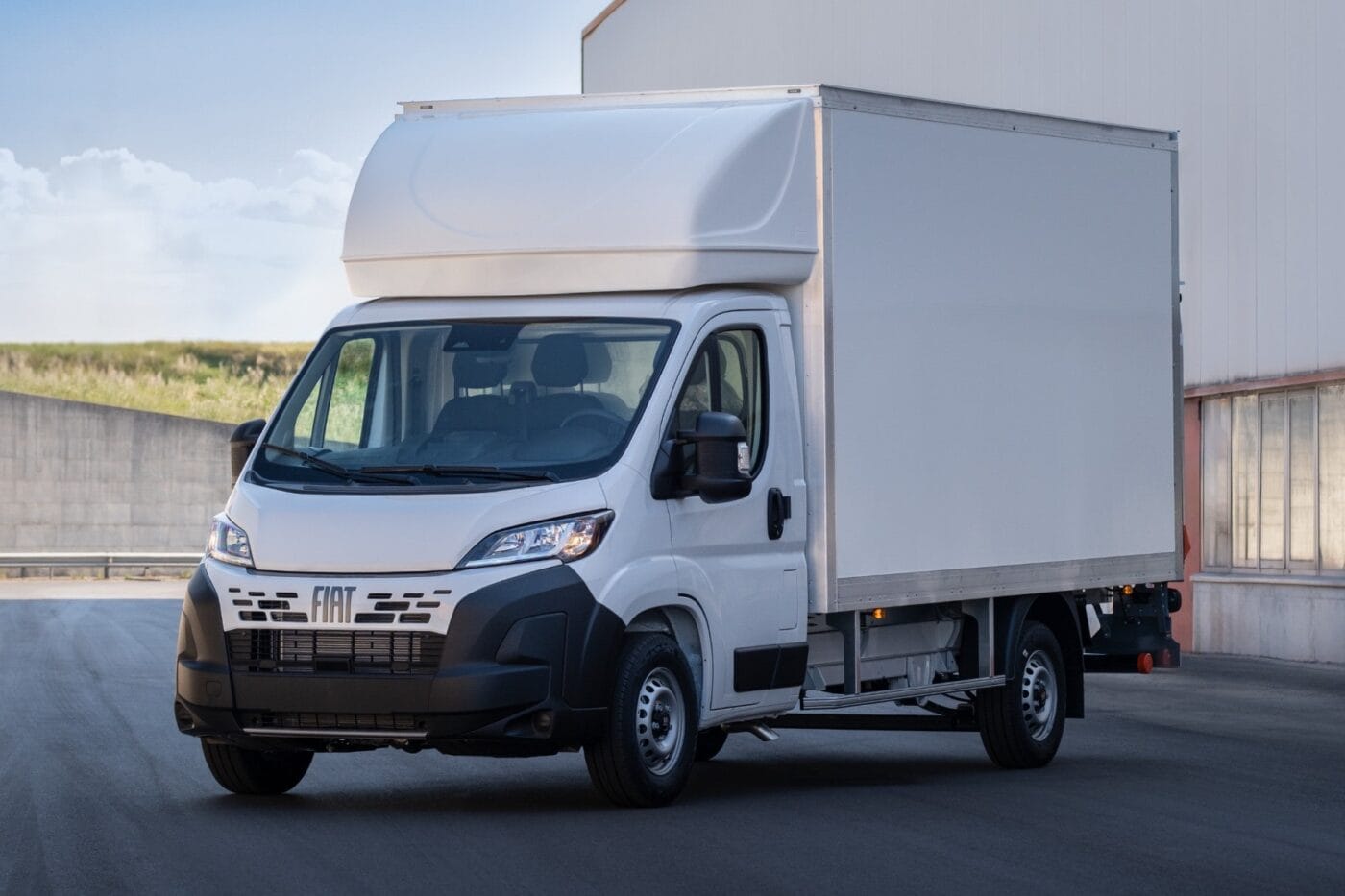 fiat e ducato cargo box e transporter electric transporter 2025 04 min