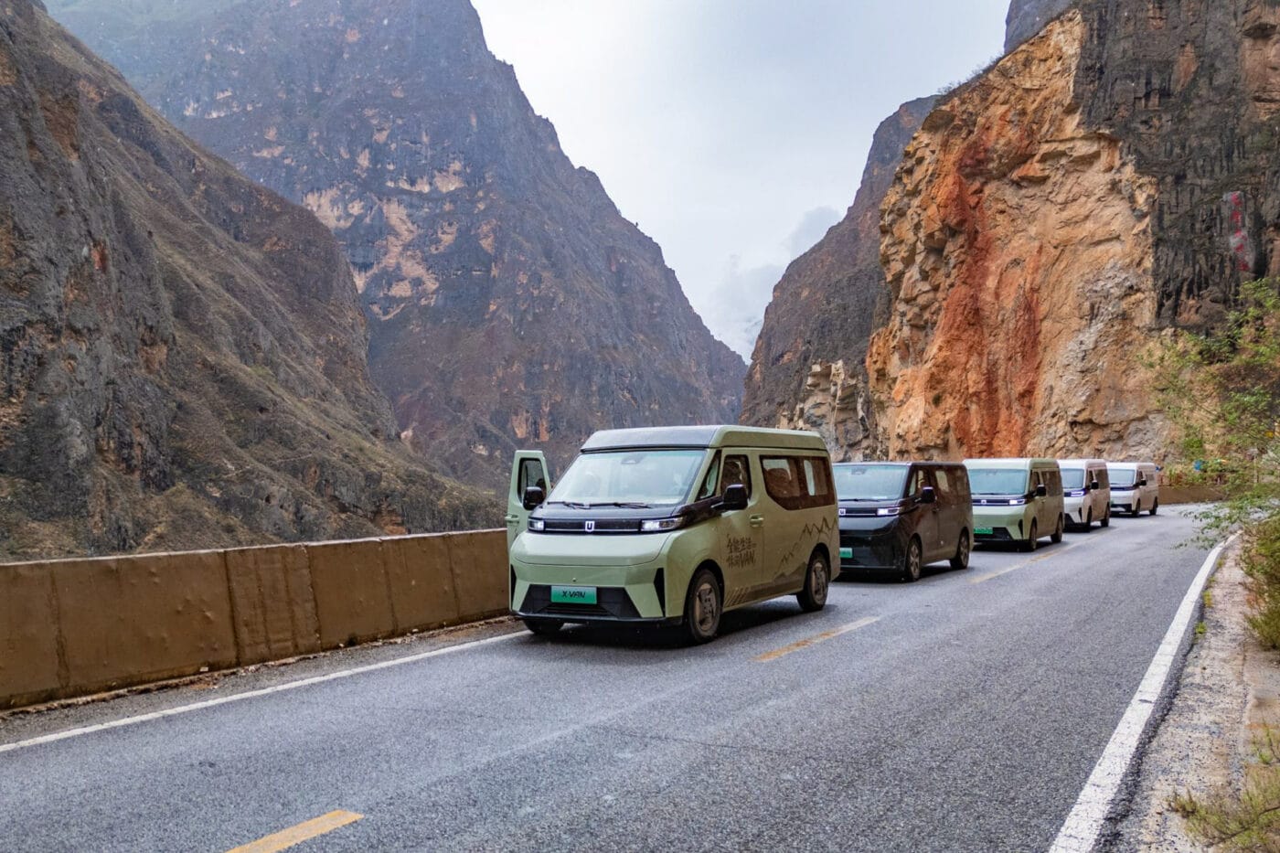 geely farizon x van camper 2025 08