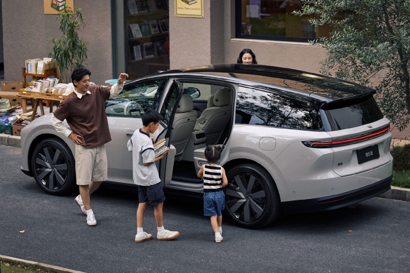 li auto li i8 2025 05