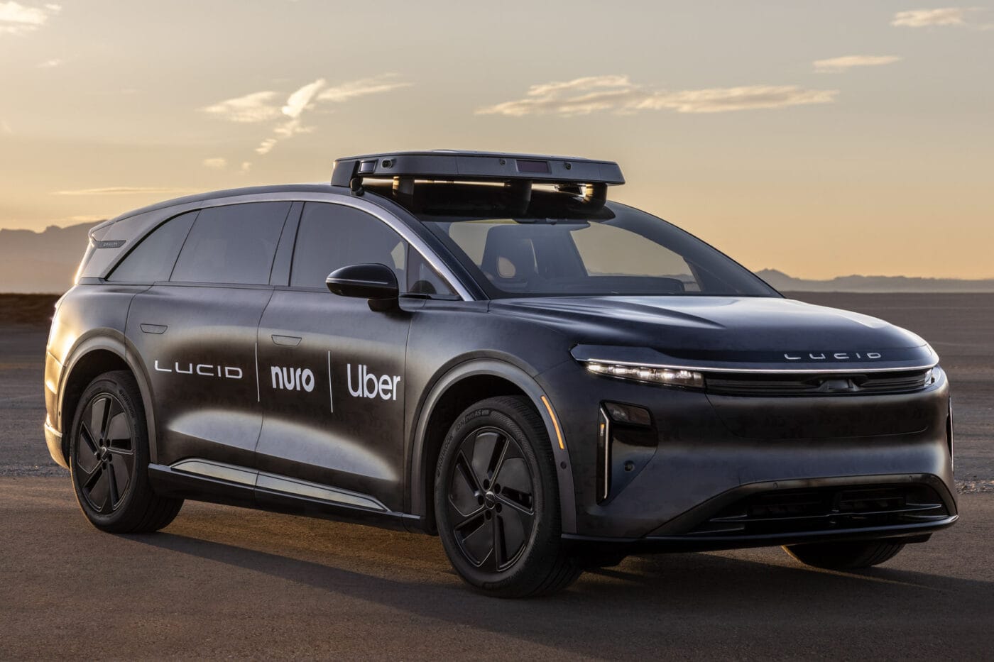 Lucid gravity uber nuro robotaxi usa