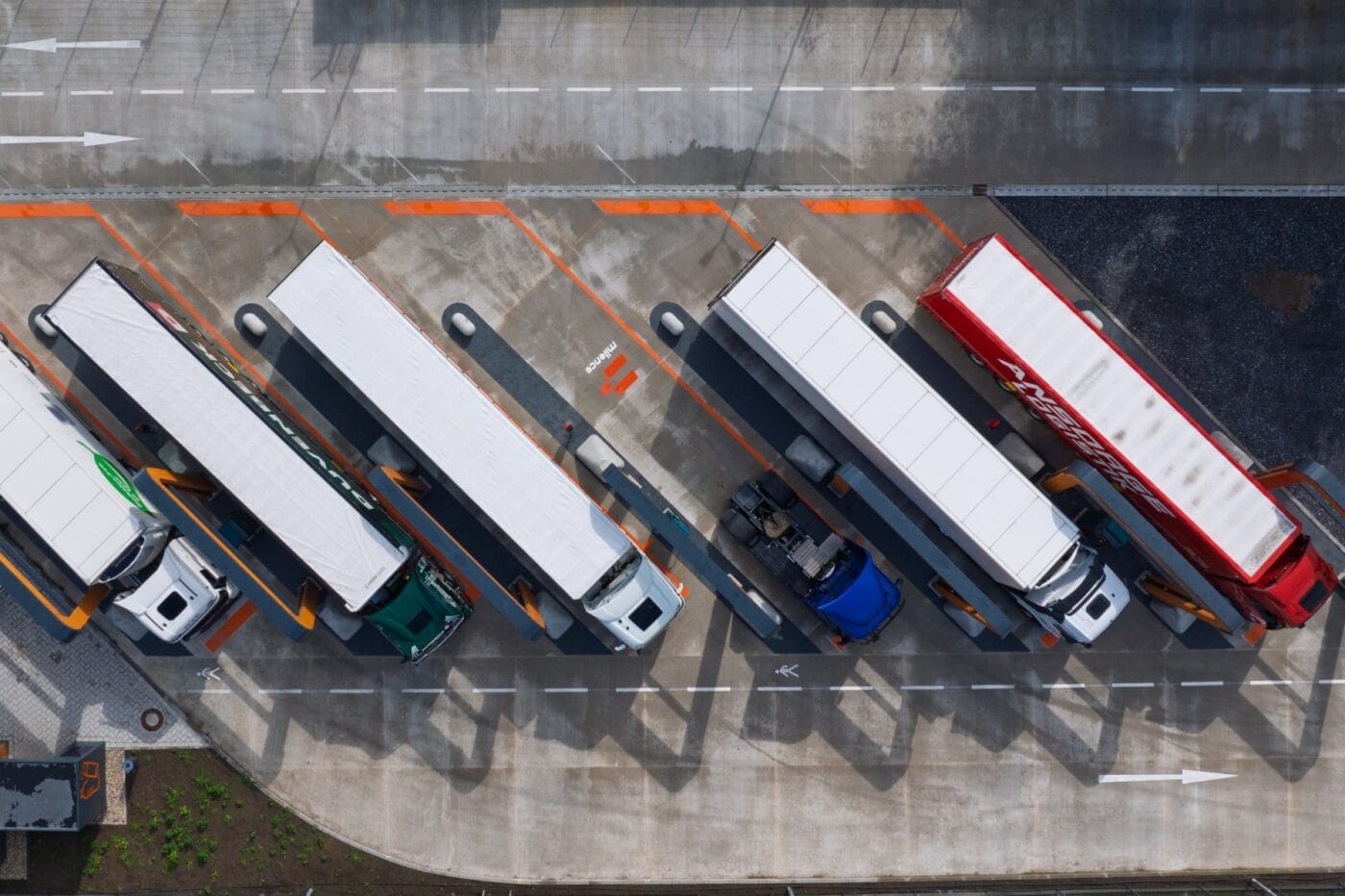 milence ladestation charging station e lkw electric trucks recklinghausen 2025 01 min