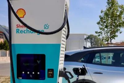 Shell recharge ladestation charging station
