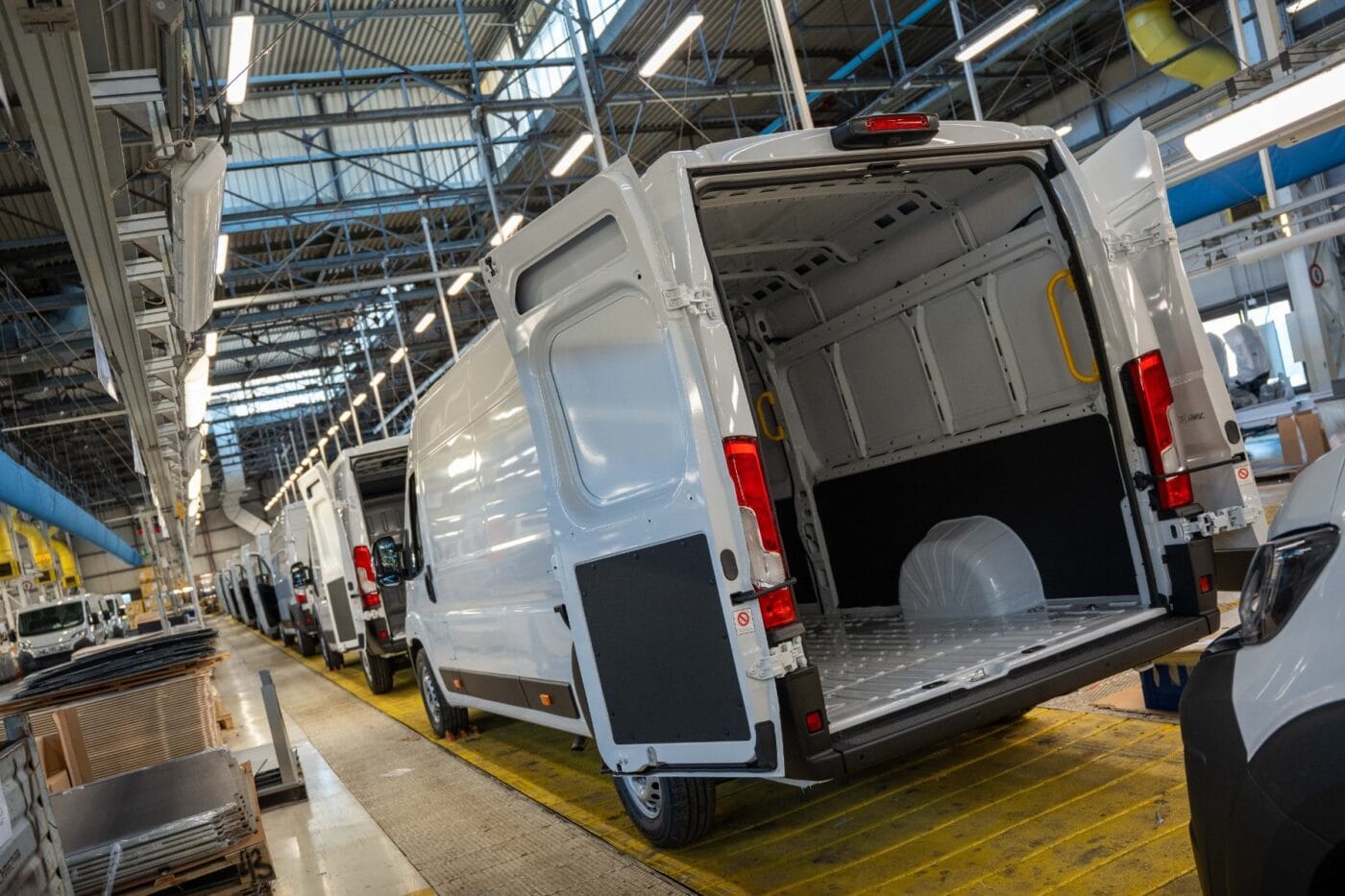 stellantis fiat ducato produktion production atessa italien italy 2025 02 min