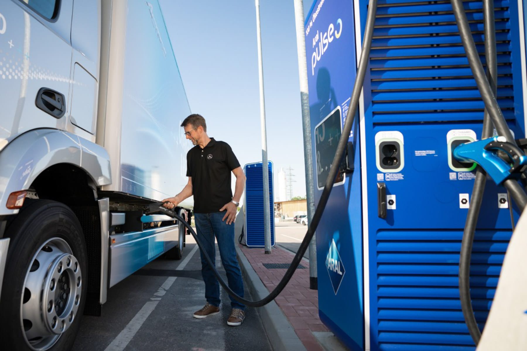 Aral-Pulse-sperrt-Lkw-Lader-f-r-Privatkunden